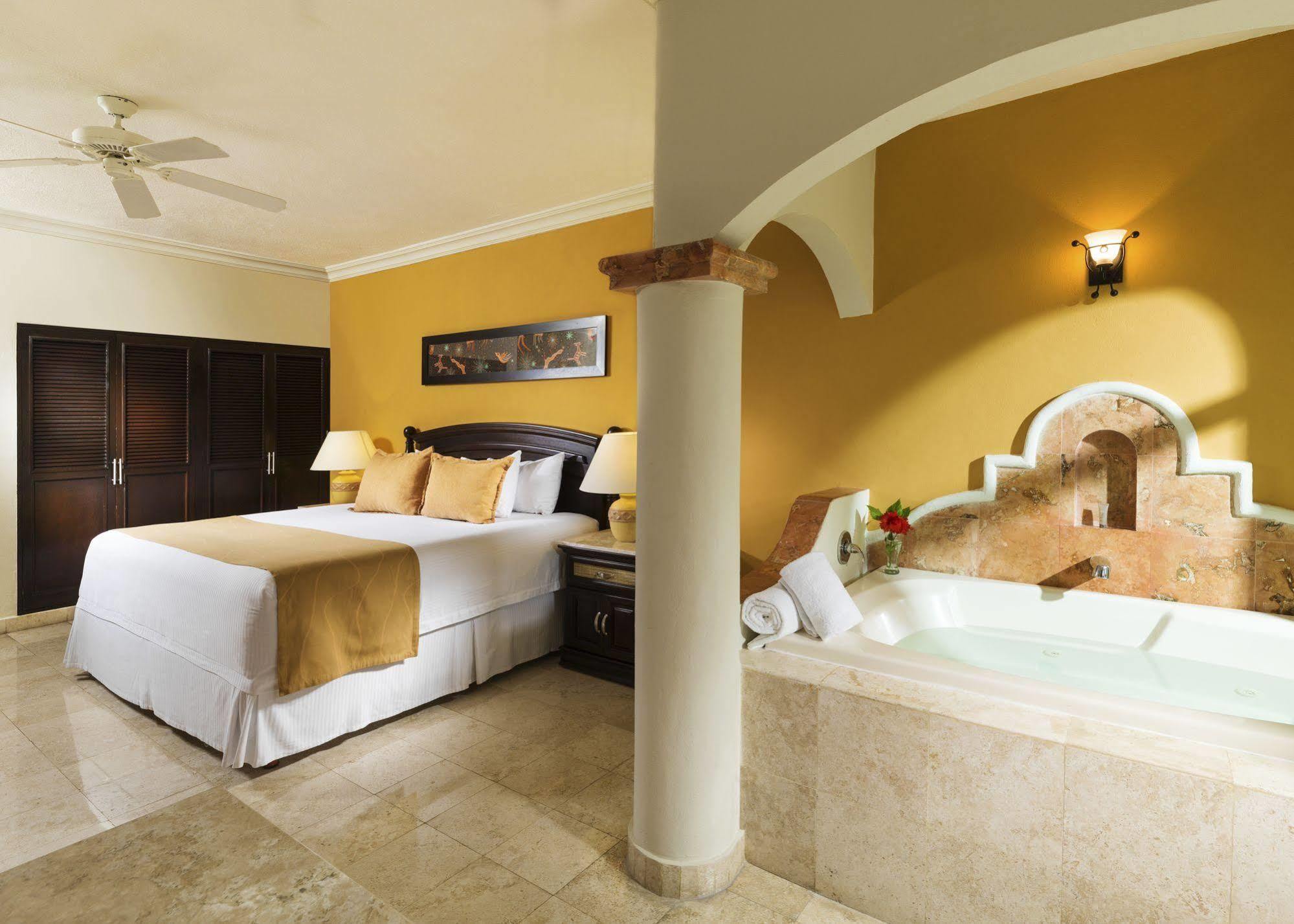 מלון Xetna El Dorado Seaside Palms Adults Only מראה חיצוני תמונה