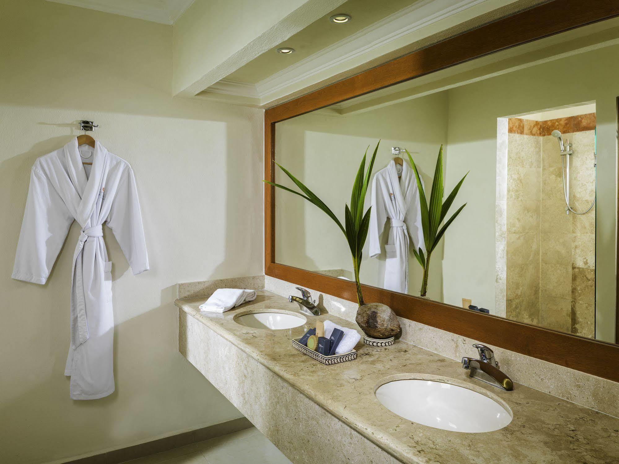 מלון Xetna El Dorado Seaside Palms Adults Only מראה חיצוני תמונה